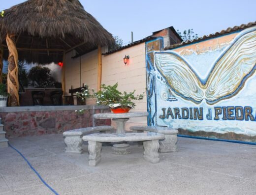 Salón Jardín De Piedra
